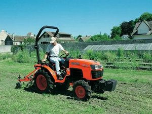 Tractor B2420 (22CV)