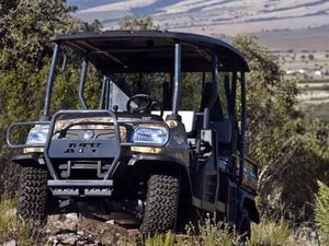 Utilitario RTV 1140CPX cuatro plazas